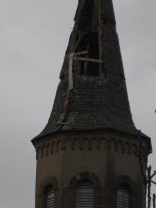 Charpente Rosières : Clocher Eglise Rosières Tarn vue 1