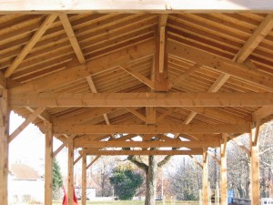 Charpente Carmaux : Préau bois école Saint Benoit de Carmaux vue 2