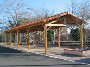 Charpente Carmaux : Préau bois école Saint Benoit de Carmaux vue 1