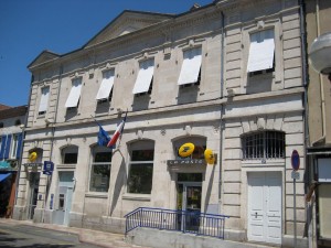 Depigeonnage Facade La Poste Carmaux -