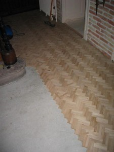 Pose parquet chêne à bâton rompu 